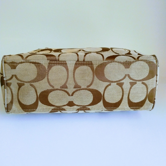 Coach Daisy Signature Khaki Shoulder Bag - Picture 11 of 15